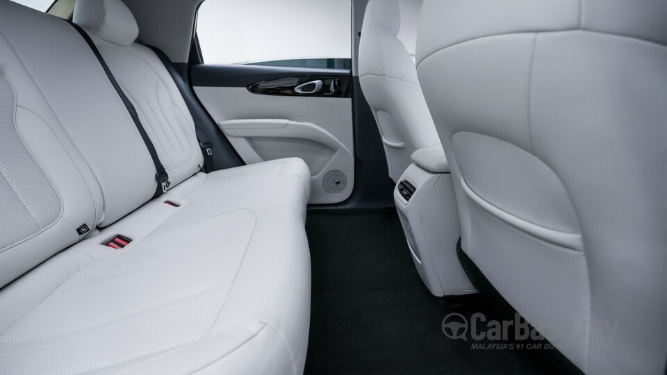Proton eMas 5 Mk1 (2025) Interior
