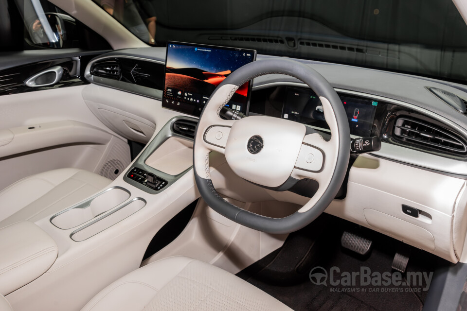 Proton eMas 5 Mk1 (2025) Interior