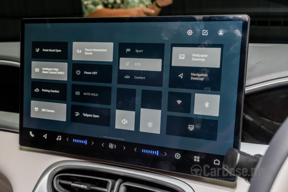 Proton eMas 5 Mk1 (2025) Interior