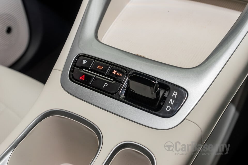 Proton eMas 5 Mk1 (2025) Interior