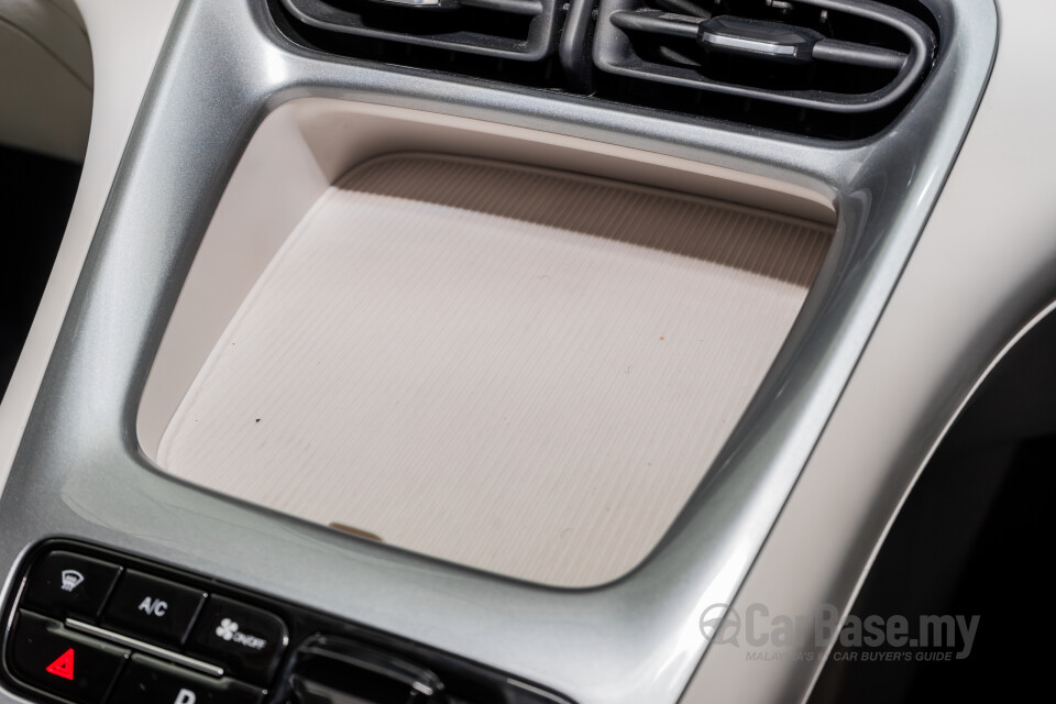 Proton eMas 5 Mk1 (2025) Interior