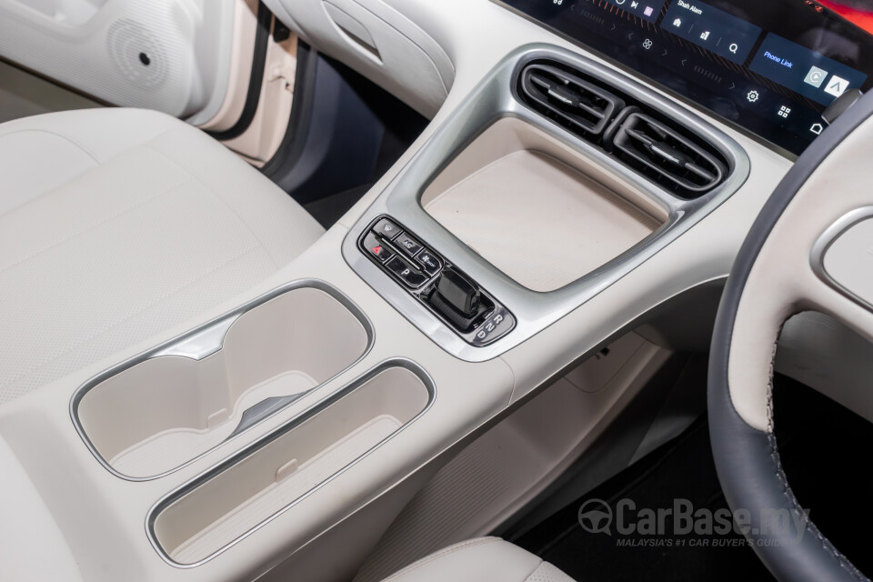 Proton eMas 5 Mk1 (2025) Interior