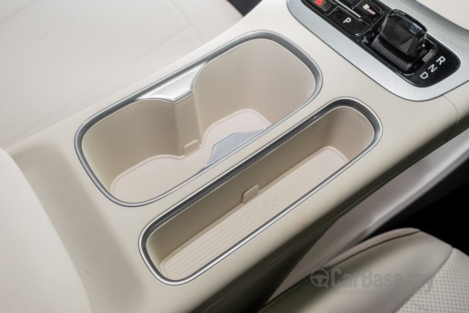 Proton eMas 5 Mk1 (2025) Interior