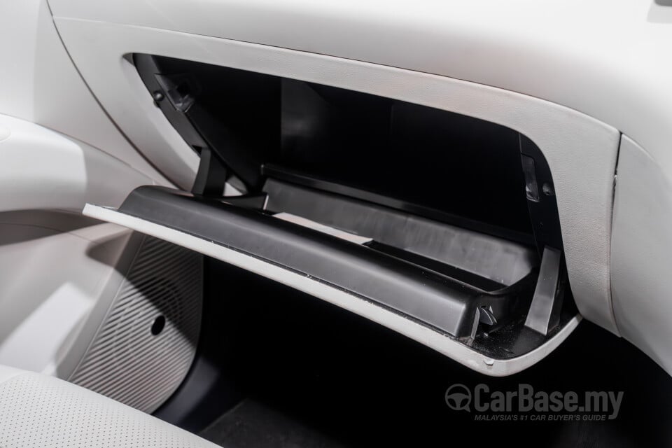 Proton eMas 5 Mk1 (2025) Interior