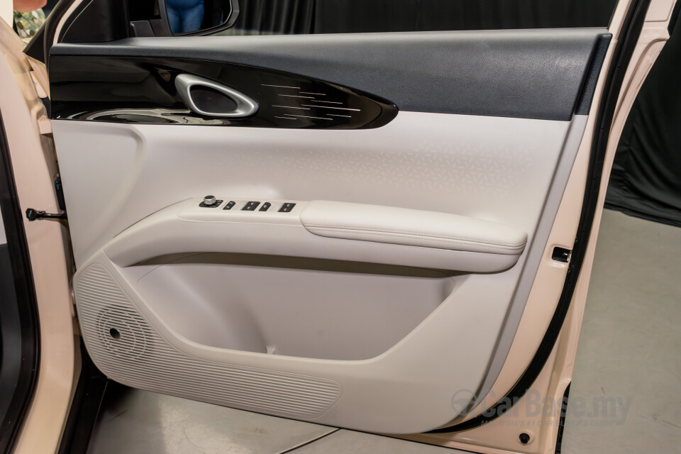 Proton eMas 5 Mk1 (2025) Interior