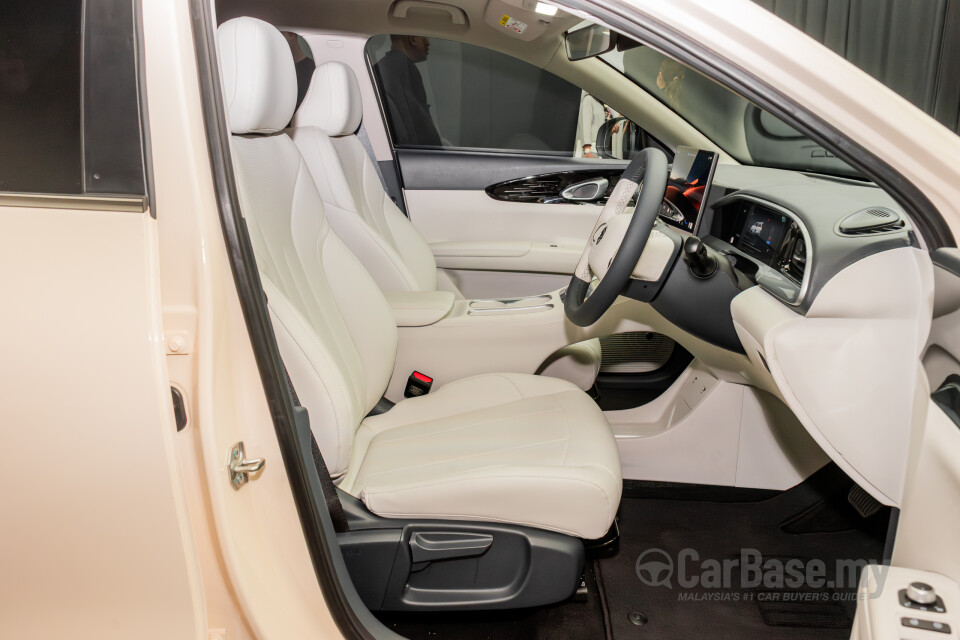 Proton eMas 5 Mk1 (2025) Interior