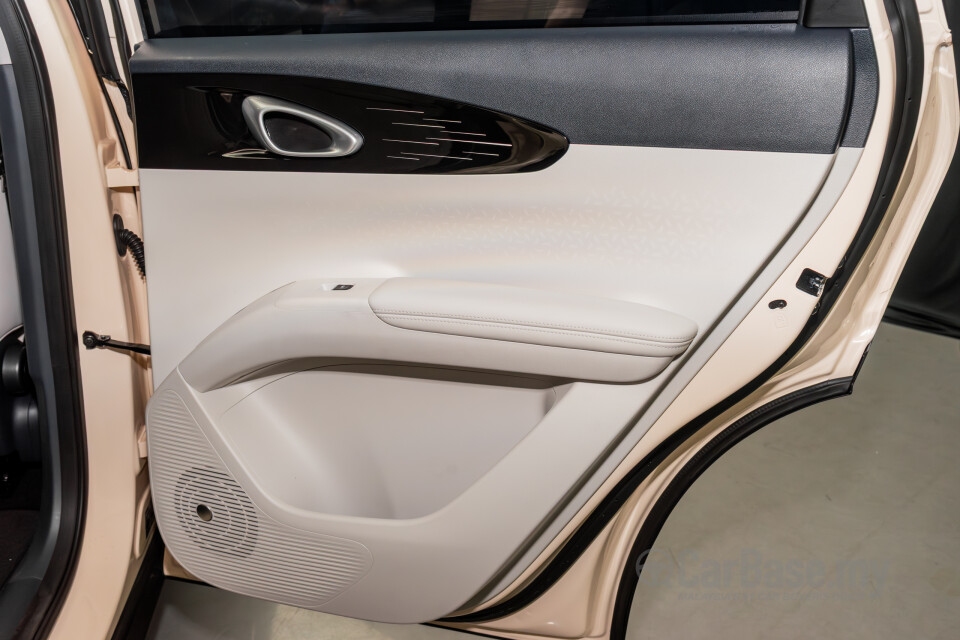 Proton eMas 5 Mk1 (2025) Interior