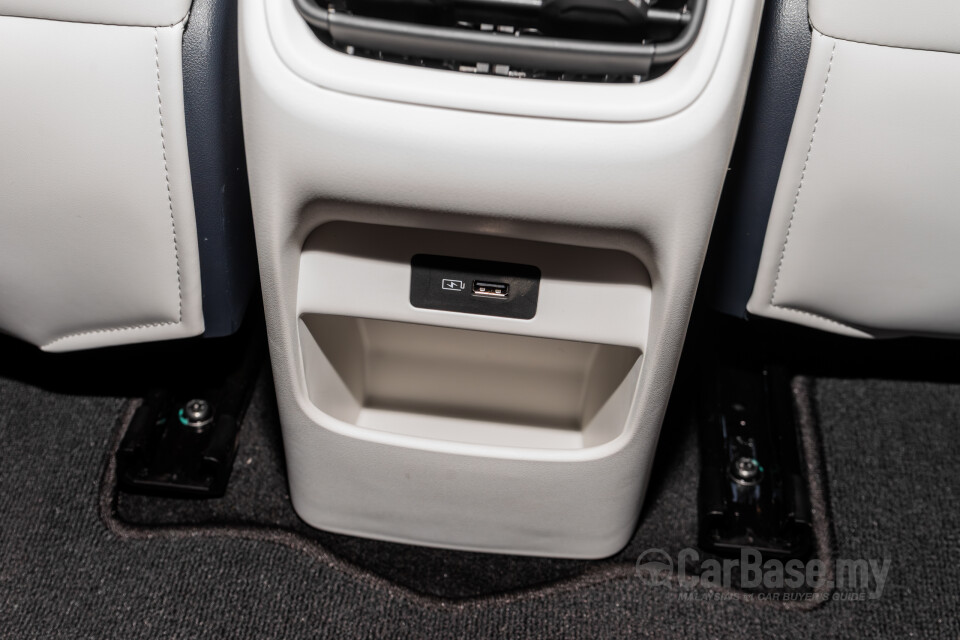 Proton eMas 5 Mk1 (2025) Interior