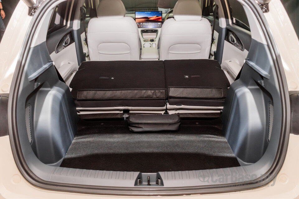 Proton eMas 5 Mk1 (2025) Interior