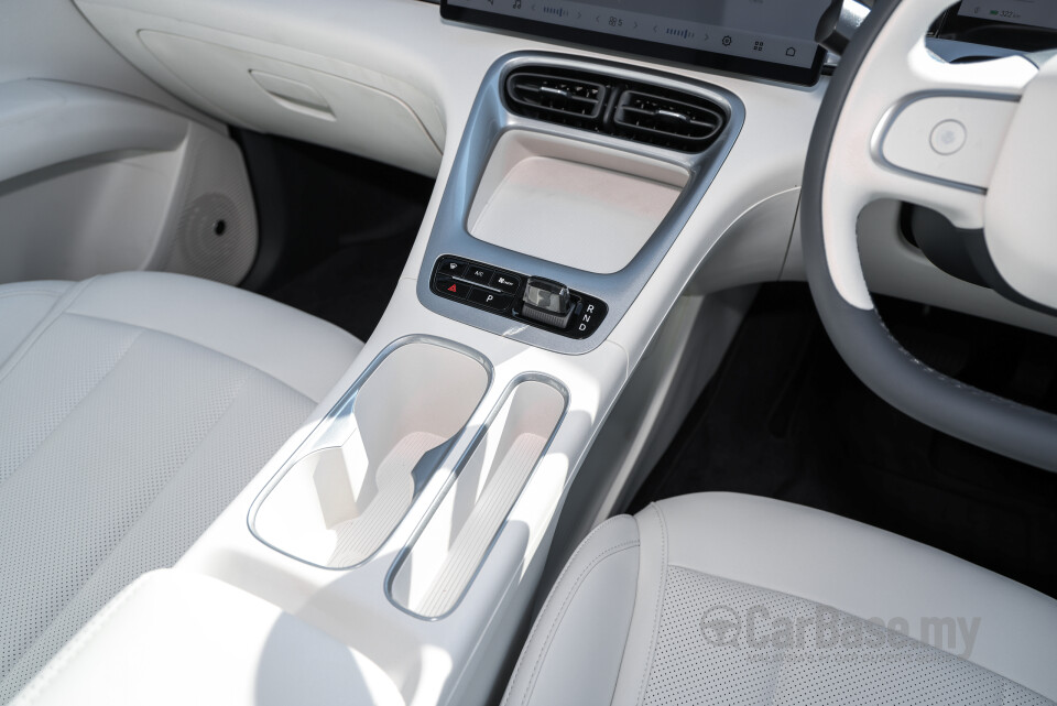 Proton eMas 5 Mk1 (2025) Interior