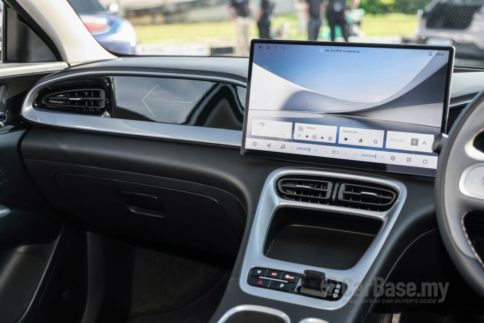 Proton eMas 5 Mk1 (2025) Interior