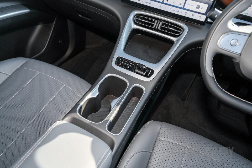 Proton eMas 5 Mk1 (2025) Interior