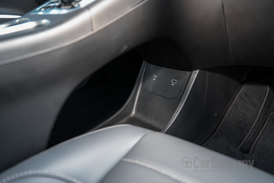 Proton eMas 5 Mk1 (2025) Interior