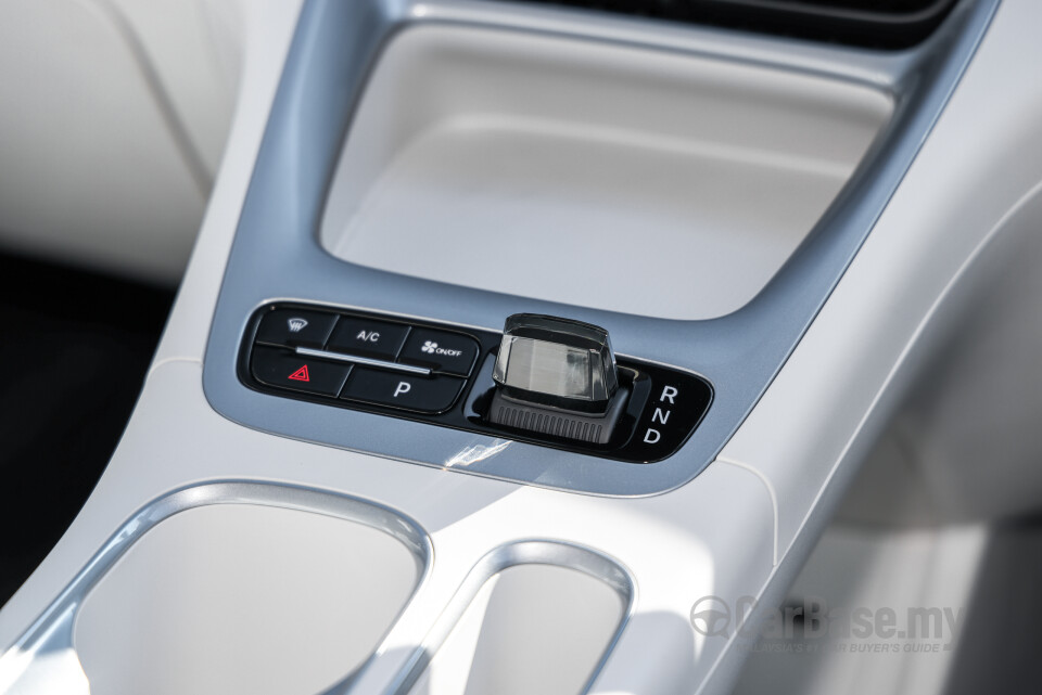 Proton eMas 5 Mk1 (2025) Interior