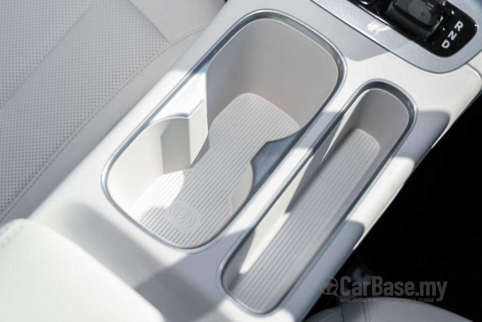 Proton eMas 5 Mk1 (2025) Interior