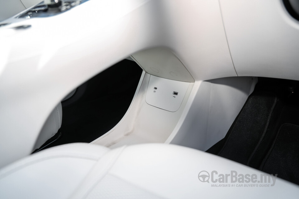 Proton eMas 5 Mk1 (2025) Interior