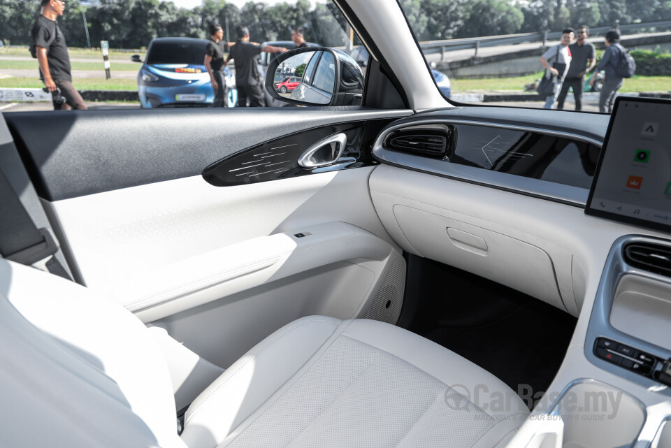 Proton eMas 5 Mk1 (2025) Interior