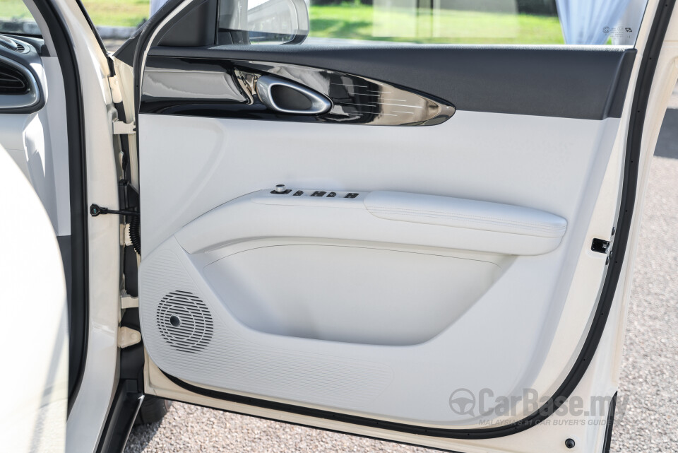 Proton eMas 5 Mk1 (2025) Interior
