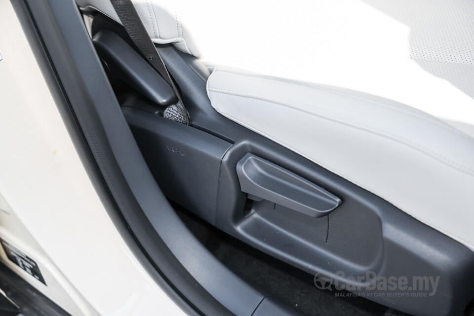 Proton eMas 5 Mk1 (2025) Interior