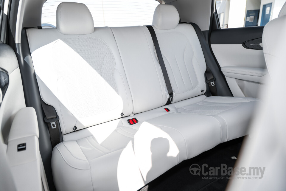 Proton eMas 5 Mk1 (2025) Interior