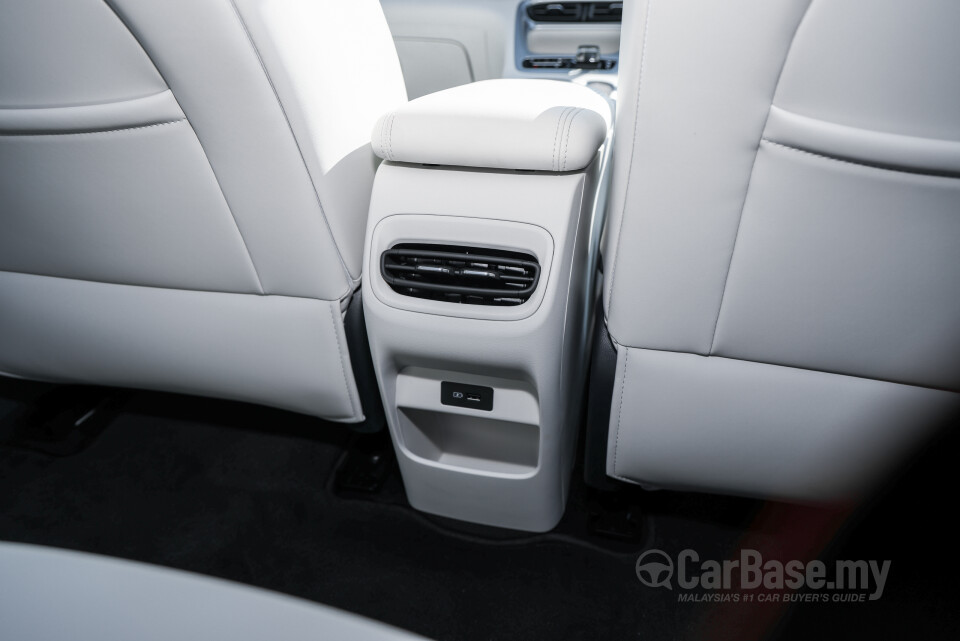 Proton eMas 5 Mk1 (2025) Interior