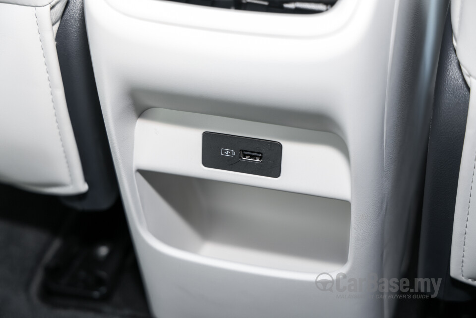 Proton eMas 5 Mk1 (2025) Interior