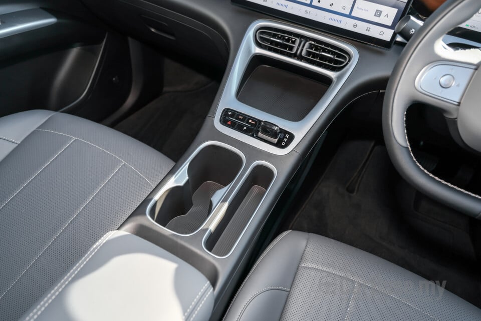 Proton eMas 5 Mk1 (2025) Interior