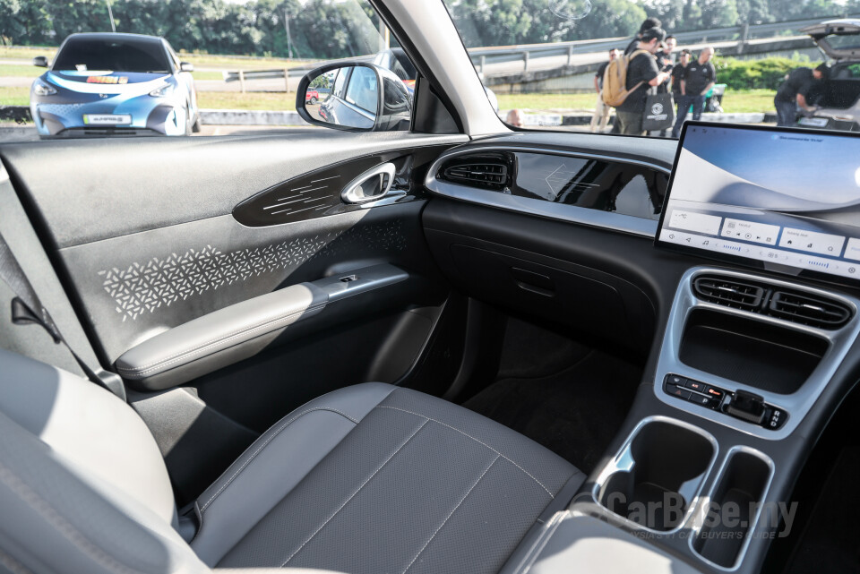 Proton eMas 5 Mk1 (2025) Interior