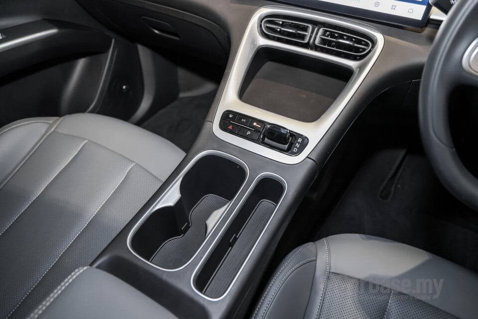Proton eMas 5 Mk1 (2025) Interior