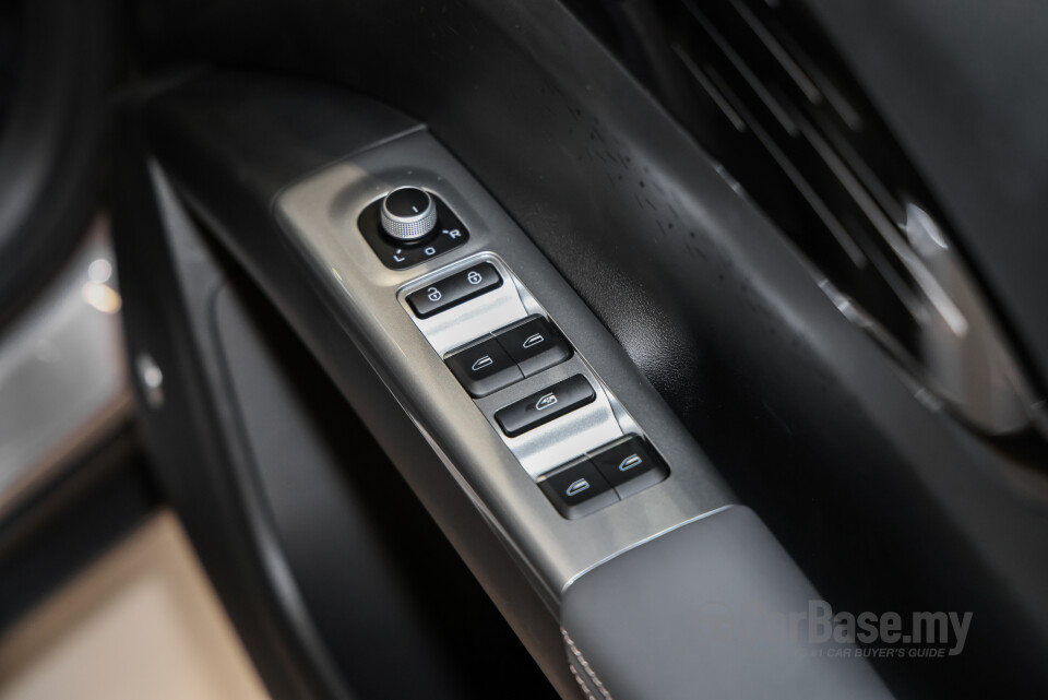 Proton eMas 5 Mk1 (2025) Interior