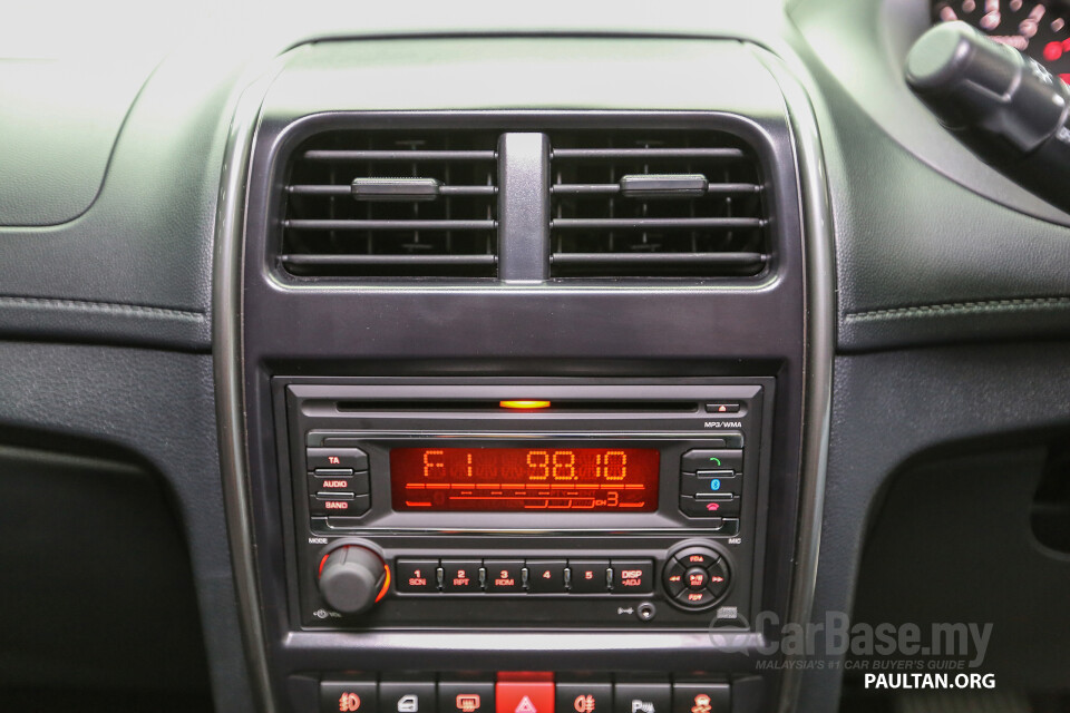 Proton Exora Mk1 RC (2019) Interior