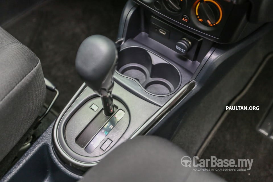 Proton Saga P2-13A (2016) Interior