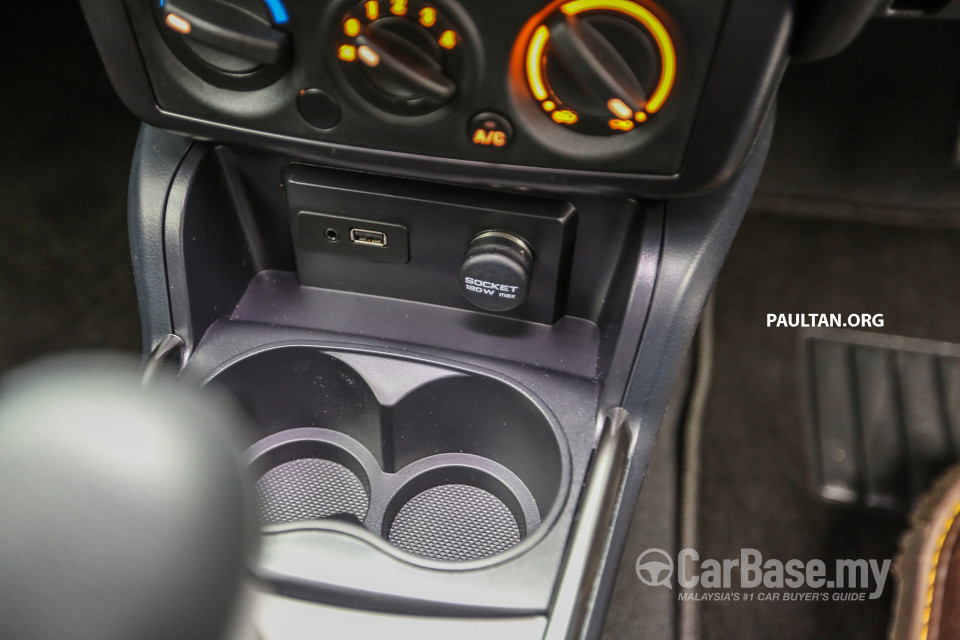 Proton Saga P2-13A (2016) Interior