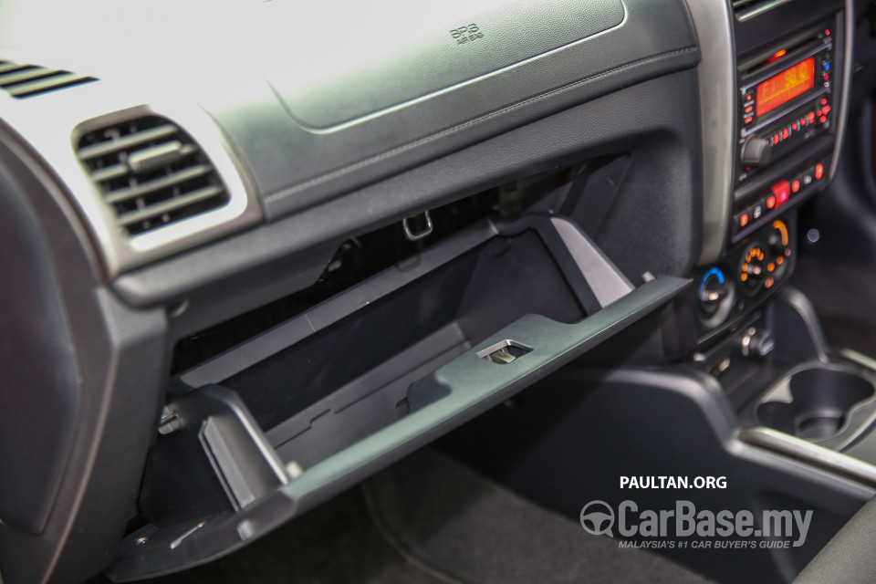 Proton Saga P2-13A (2016) Interior