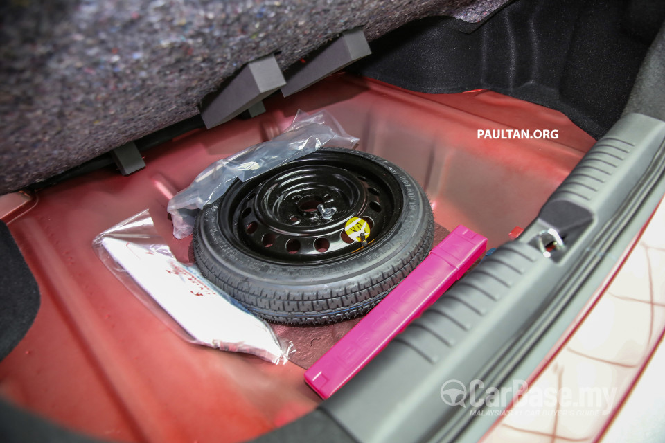 Proton Saga P2-13A (2016) Interior
