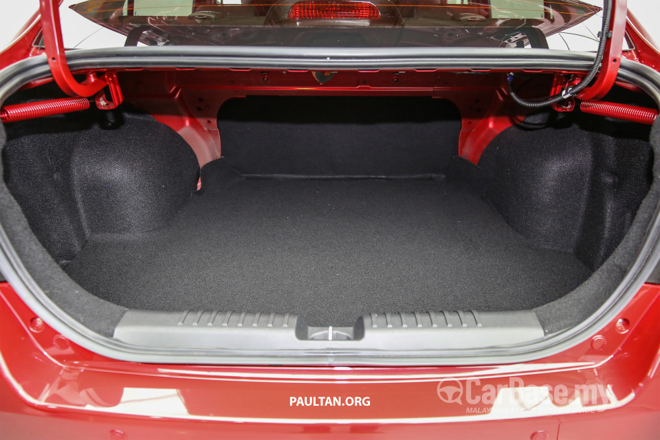 Proton Saga P2-13A (2016) Interior