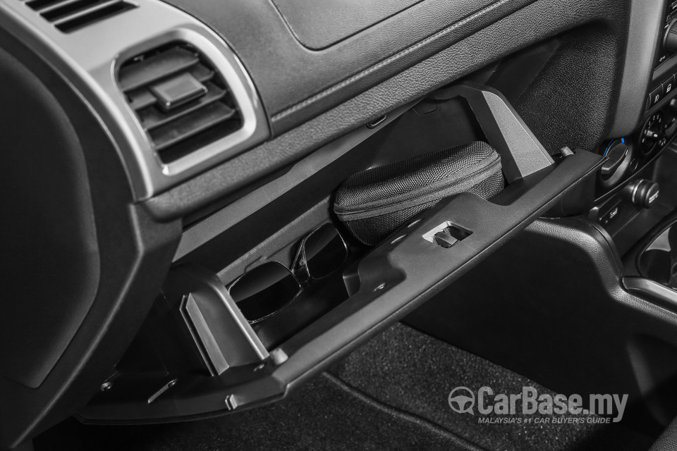 Proton Saga P2-13A (2016) Interior