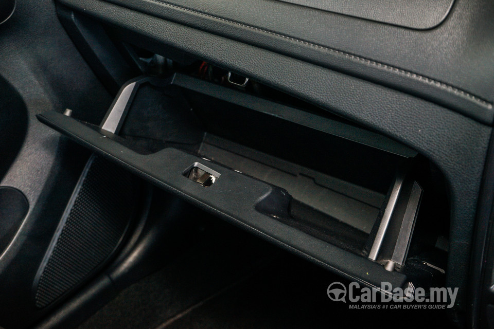 Proton Saga P2-13A (2016) Interior