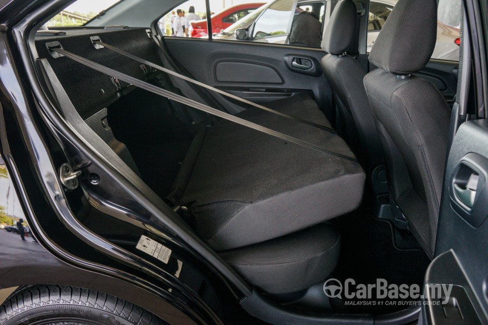 Proton Saga P2-13A (2016) Interior