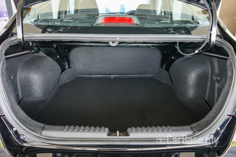Proton Saga P2-13A (2016) Interior