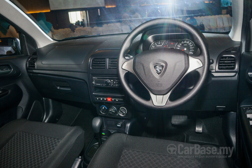 Perodua Aruz D38L (2019) Interior