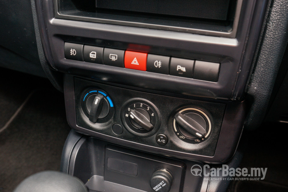 Proton Saga P2-13A (2016) Interior