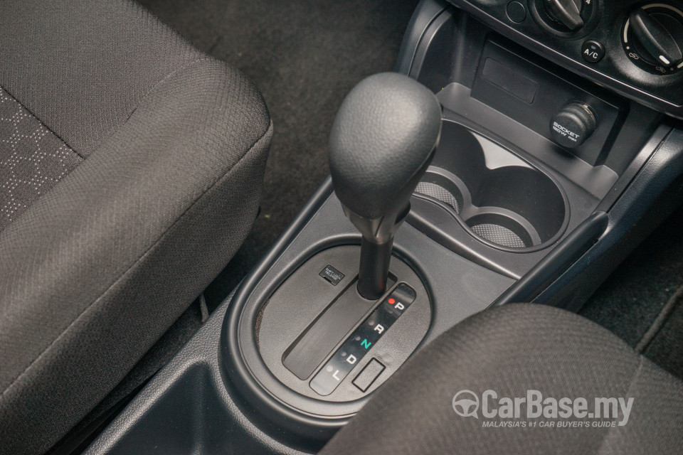 Proton Saga P2-13A (2016) Interior