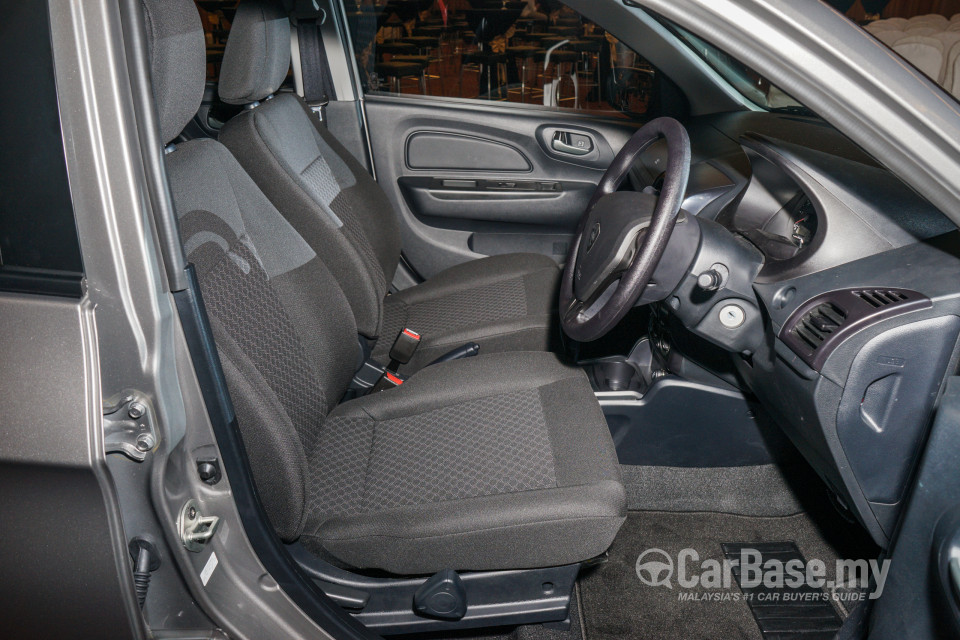 Proton Saga P2-13A (2016) Interior