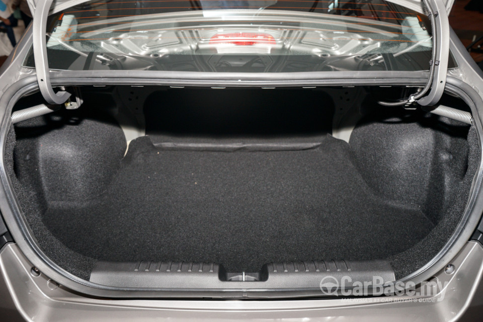 Proton Saga P2-13A (2016) Interior
