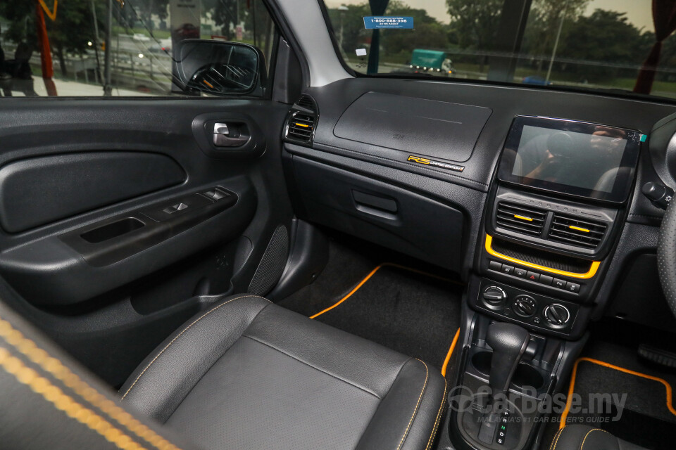 Nissan Navara D23 Facelift (2021) Interior