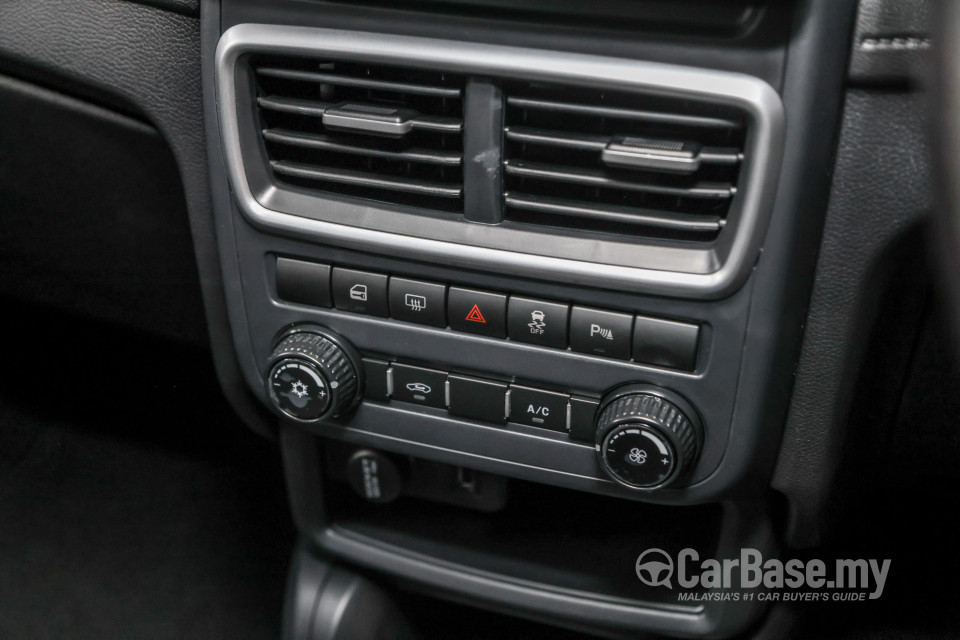 Proton Saga P2-13A MC2 (2022) Interior