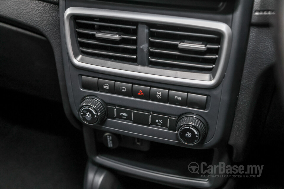 Proton Saga P2-13A MC2 (2022) Interior
