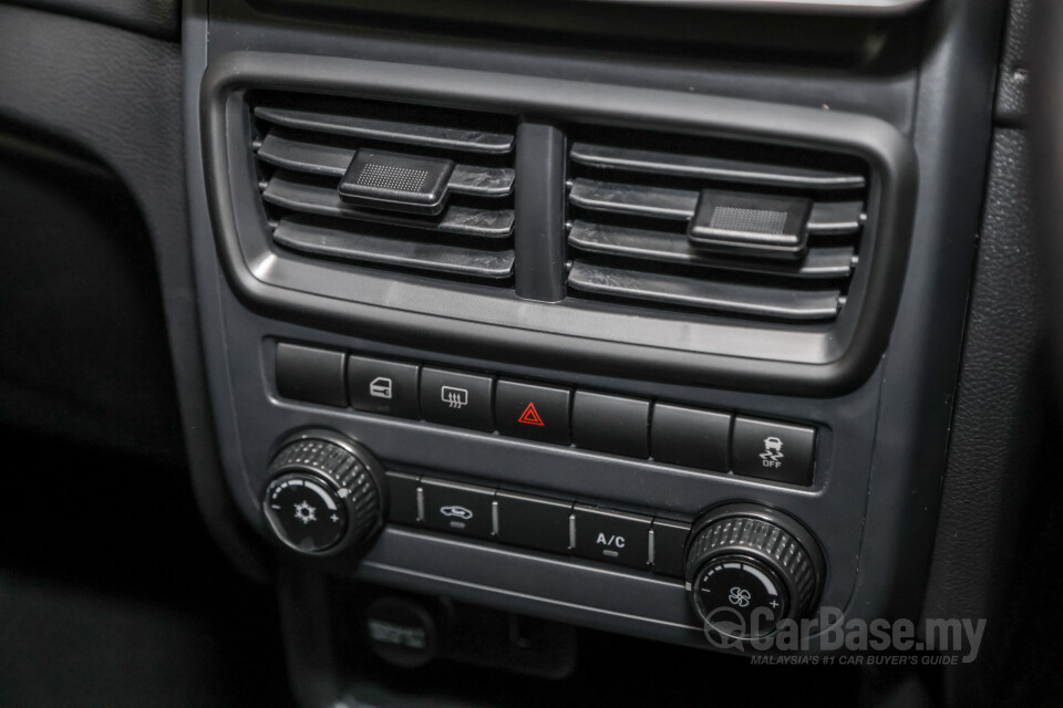 Proton Saga P2-13A MC2 (2022) Interior