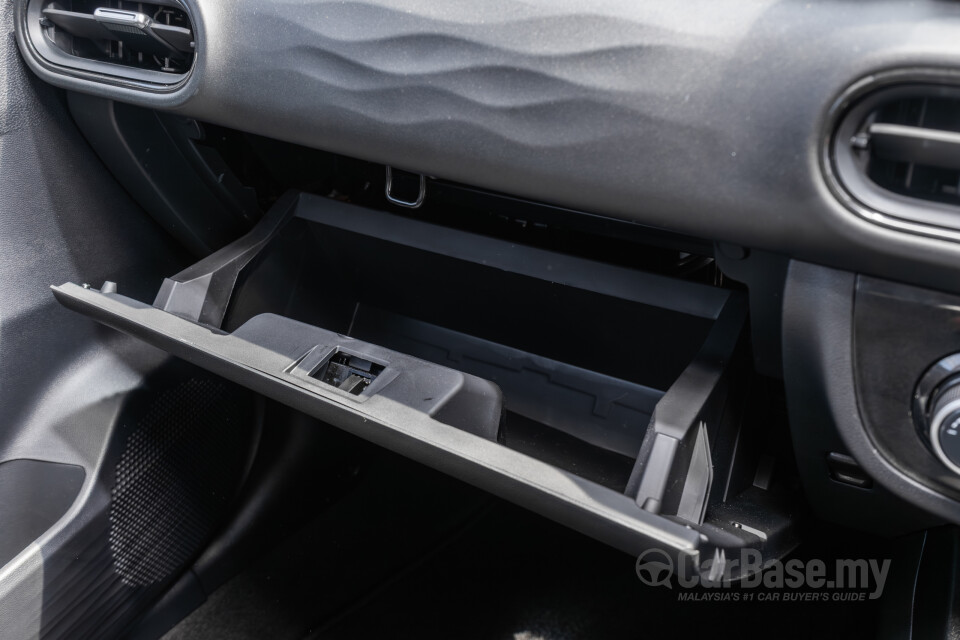 Proton Saga P2-14A (2025) Interior